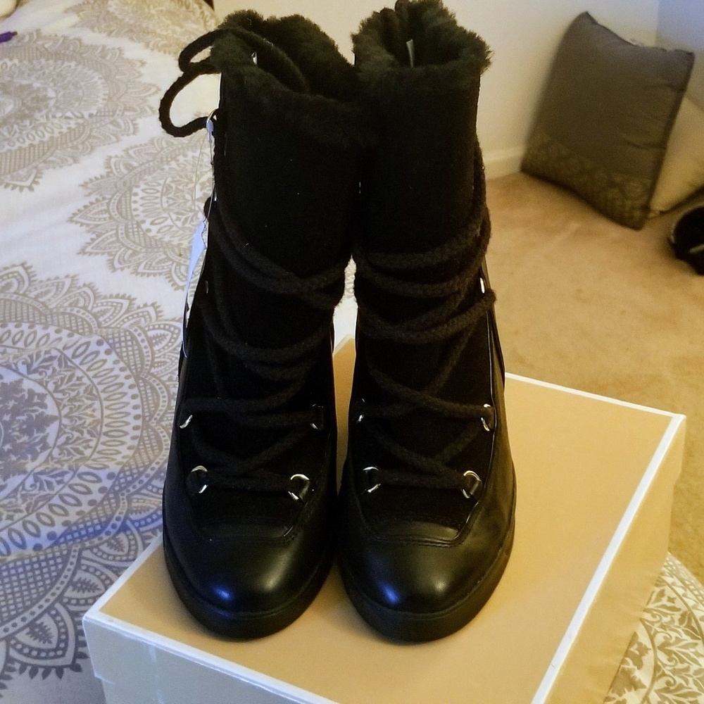 Womens size 9 black wedge michael kors boit